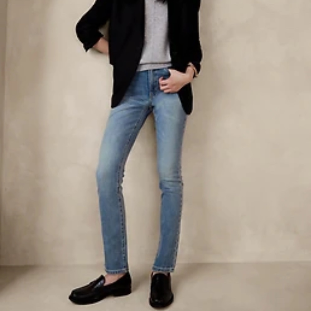 NWT Banana Republic - The Slim Jean 27 regular - light wash